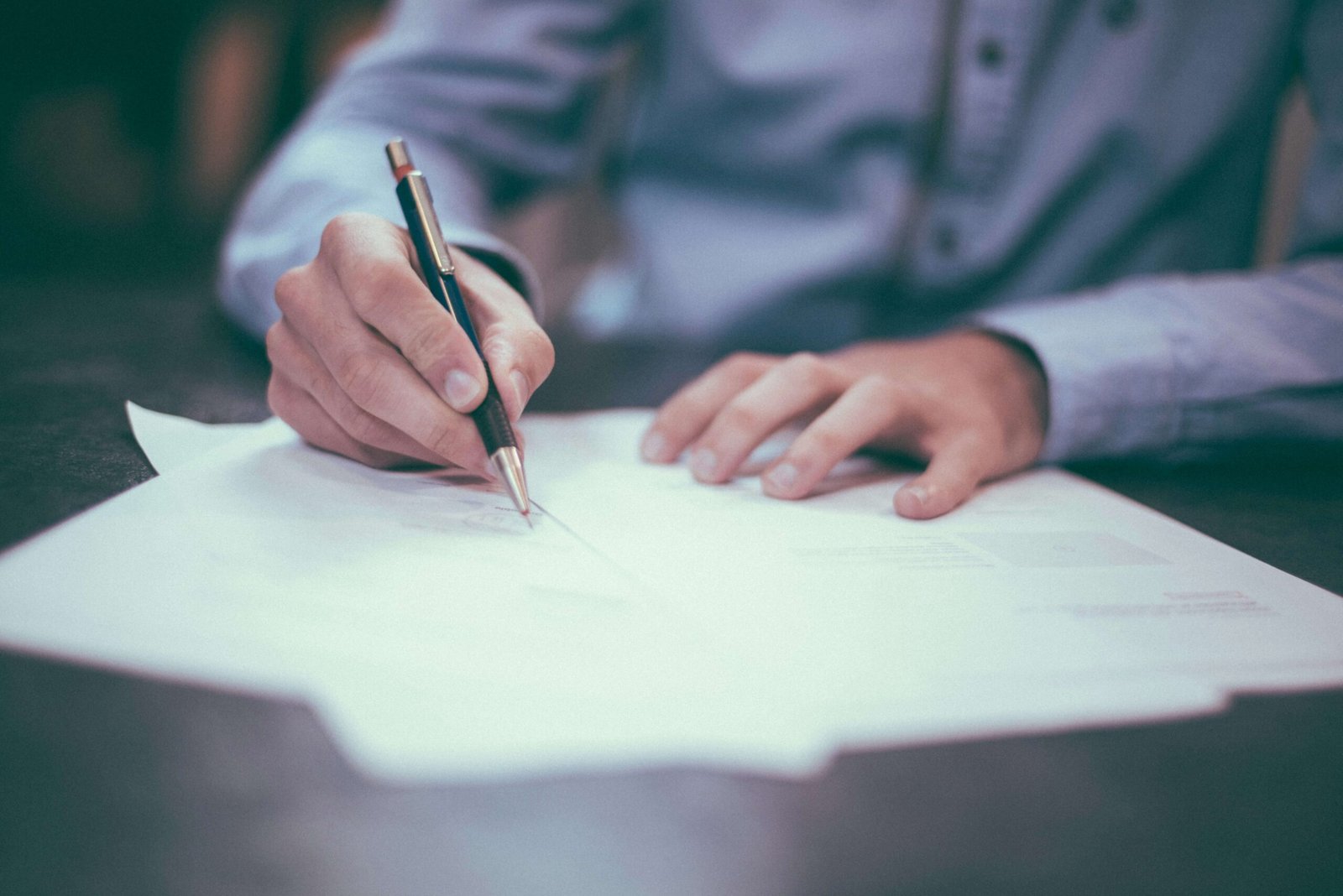 Divorce Lawyer Charges Explained: What You’ll Actually Pay in 2026